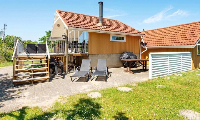Ringkøbing-Skjern Municipality House | Spacious 10-Person Holiday Home in Skjern with Ocean View