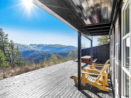 Tjaldal House | Spacious 10-Person Holiday Home in Seral, Pet-Friendly Stay