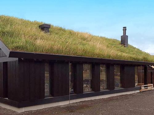 yer House | Spacious Holiday Home for 10 in Yer - Family Friendly Retreat