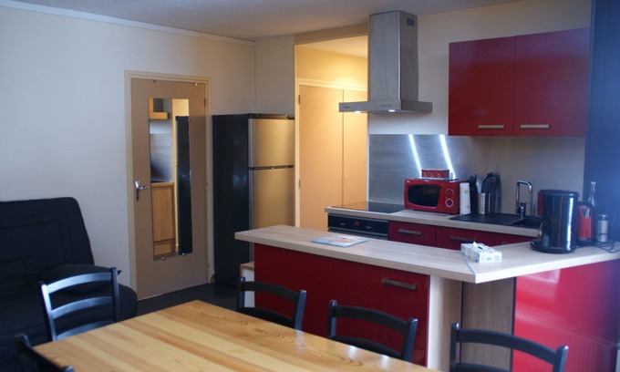 Laveissiere Apartment | Premier 10-Room Apartment Near Slopes with Family Amenities