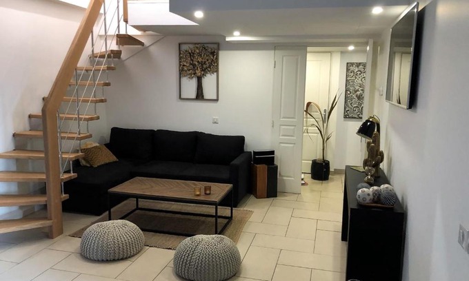 Le Suquet Apartment | Relax at 10 Rue de la Rampe with Ocean Views & Spa
