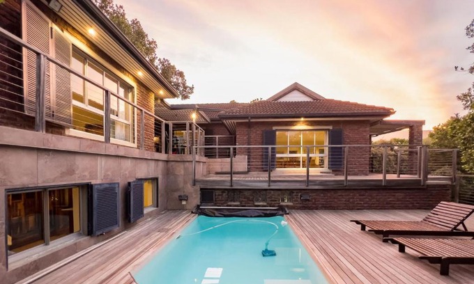 Nature's Valley House | Elegant 10 St Andrews Avenue - Rated 9.6 with Pool Access