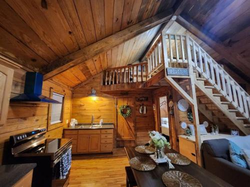 Guntersville Ski Chalet | Pet-Friendly Retreat at Swan Creek Cabin, Rated 8.5/10