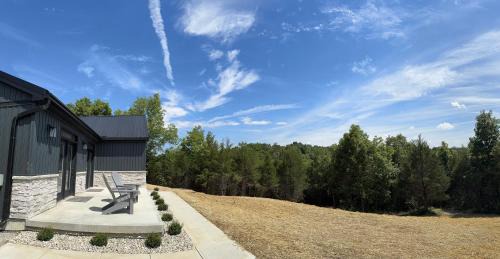 Dry Ridge House | Relaxing Retreat for Families Near Arkansas - The Cabin