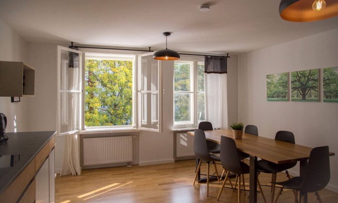 Friedenau Apartment | Spacious 100 m2 Apartment in Heart of Berlin, Family-Friendly