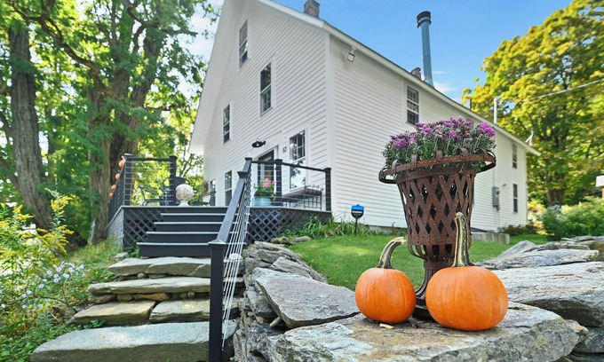West Dover House | 100 mile view Chic Farmhouse!