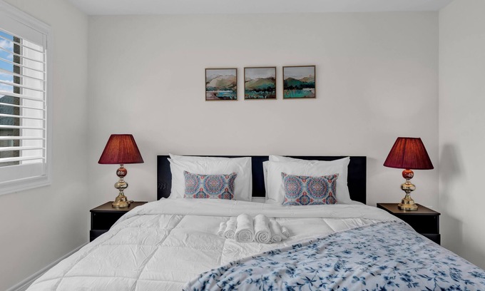 Woodstock House | 100% Privacy ~Bright 4BR ~Office Space ~Peaceful