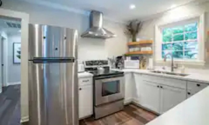 Milledgeville House | Charming Historic Hotel Steps from Downtown Attractions