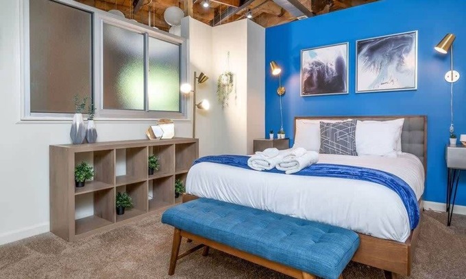 Downtown Apartment | Historic 2BR Loft with Large Patio & Pet-Friendly Amenities