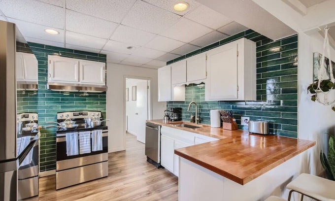 Eiber Apartment | Discover a Pet-Friendly Haven in Denver with Unique Perks