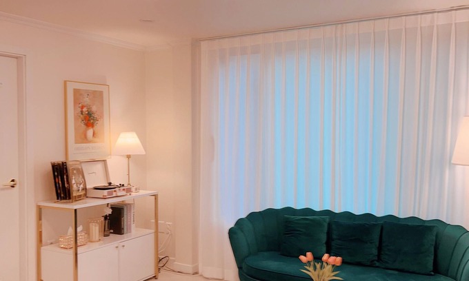 Seongsu House | Exclusive 1000 sqft Accommodation Near Seongsu Station