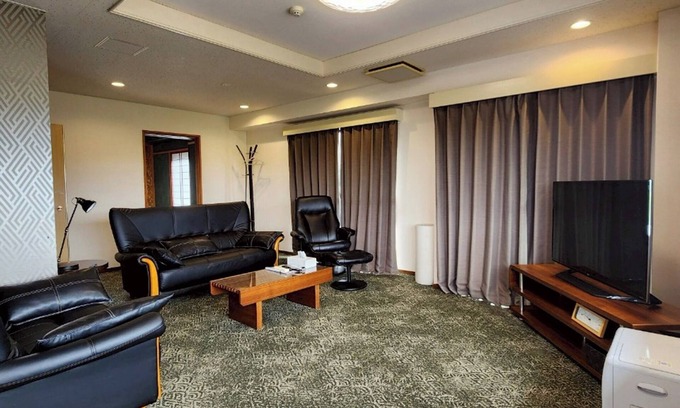 Kanazawa Apartment | 1001 Top floor room with a view of Kanazawa Castle accommodates up to 10 people/Kanazawa Ishikawa