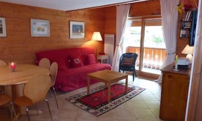 Meribel Village Apartment | Cozy 2nd Floor Retreat in Méribel with Balcony Access