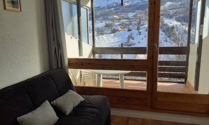 Le Sauze Apartment | Cozy Balcony Room at Super Sauze - Perfect for Families