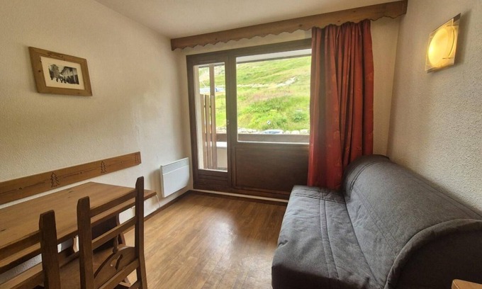 Tignes Apartment | 100m from ski slopes, 1st floor, balcony, tv, ski locker, 21m², Tignes