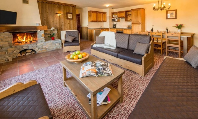 Bourg-Saint-Maurice Apartment | Cozy Retreat with Pool, Sauna & Ski Access in Les Arcs