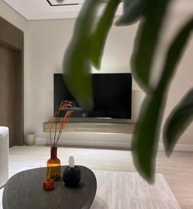 Ar Rawdah Apartment | 101 - Comfy Space - 80TV smart - Self Check-in
