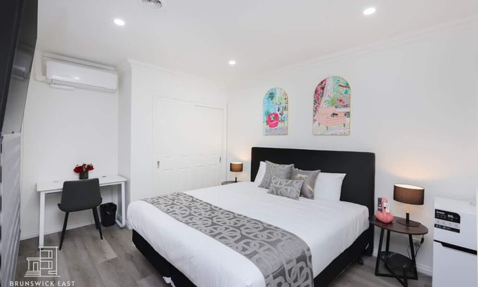 Brunswick East Hotel | 101 Luxe King BR w/Fast WiFi - 18 mins tram to CBD