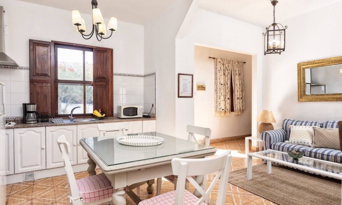 El Paso Cottage | Inviting Stay at 1018 - Sombrero Pico E with Pool & Spa