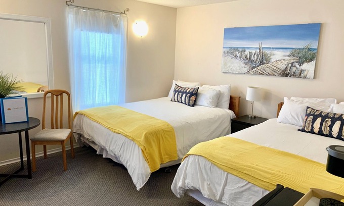 Port Elgin Hotel | Exquisite Standard Room with Ocean View & Pool Access