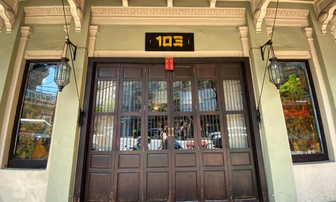 China Town Hotel | Cozy Bed and Brews - Family-Friendly with Breakfast Included