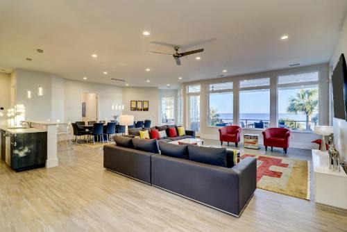 North Forest Beach Villa | Relax at 103 Dune Lane with Oceanfront Pool Access