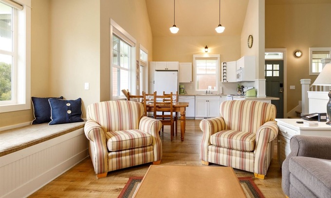 Oroville House | Relax at 104 Maeberry Lane: Pet-Friendly Oasis with Views