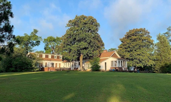 Ellerbe House | 104 yr old Southern Manor on 50 acres of private forest trails to explore