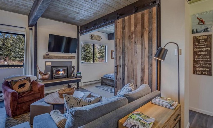 Steamboat Springs Apartment | Remodeled Ski-in/Ski-out Condo with Hot Tub and Pool
