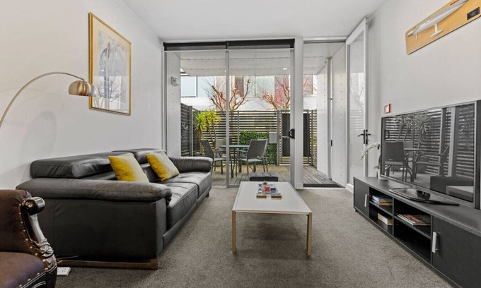 Auckland Central Business District Apartment | Victoria Park Haven: Carpark, Spa, Pool & Gym Access