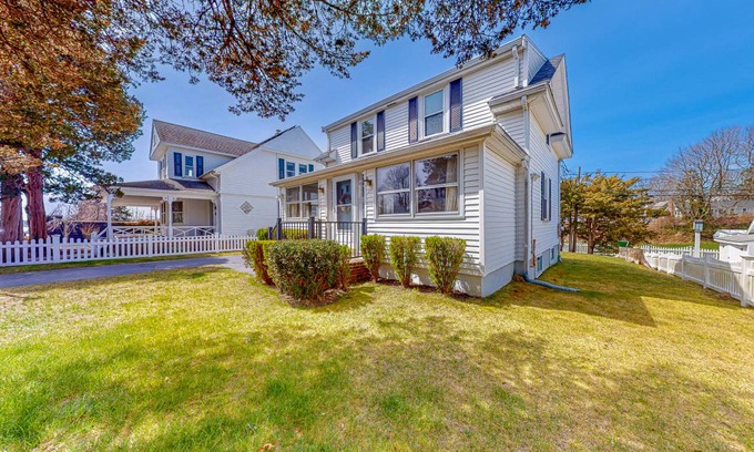 Buzzards Bay House | Ideal 3-Bedroom House for Families with Top Amenities
