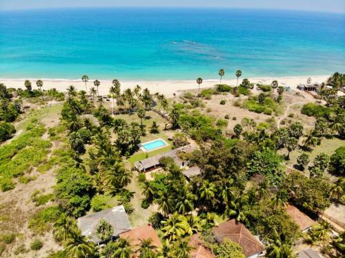 Uppuveli Hotel | Inviting 108 Palms Beach Resort with Oceanfront Amenities