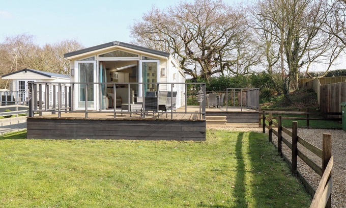 Pentney Cottage | Family-Friendly Retreat at 109 Pentney Lakes in King's Lynn