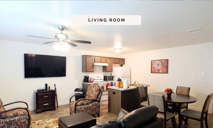 Barker House | Family-Friendly 3 Bedroom Retreat in North Houston