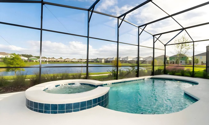 Kissimmee Resort | Beautiful 10BD Bella Vida Home Near Parks with Pool