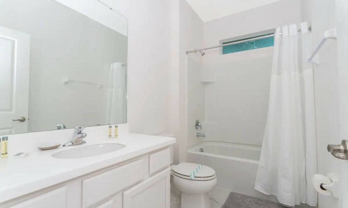 Kissimmee Apartment | Family-Friendly 10BD Bella Vida House with Private Pool