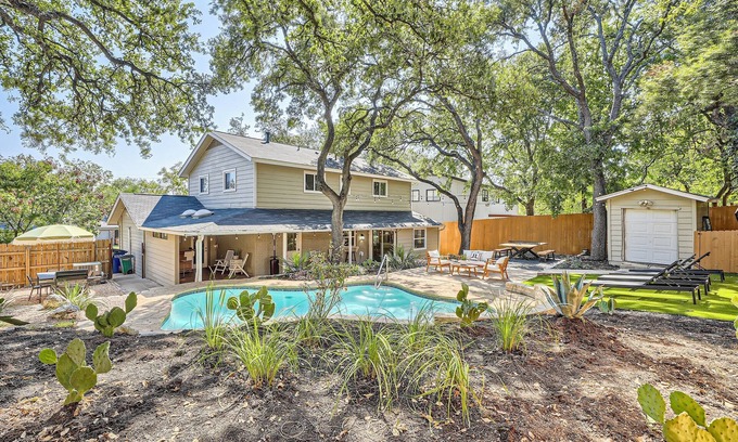 Sweetbriar House | 10BD Western Luxe Oasis w/Pool, Huge Backyard, PingPong, Grill, 10 Min to DT
