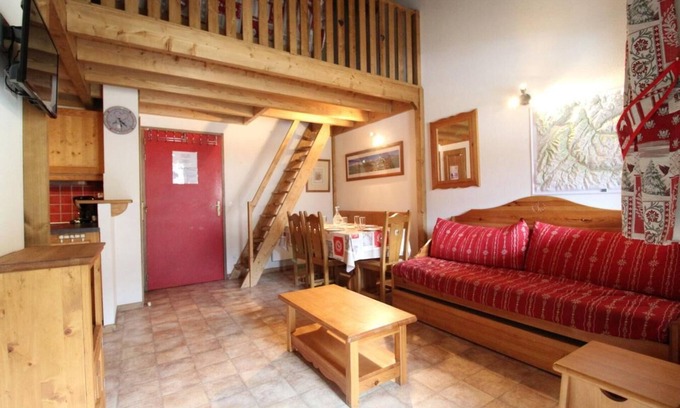 Val Cenis Apartment | Cozy Retreat in Val Cenis with Balcony and Spa Amenities