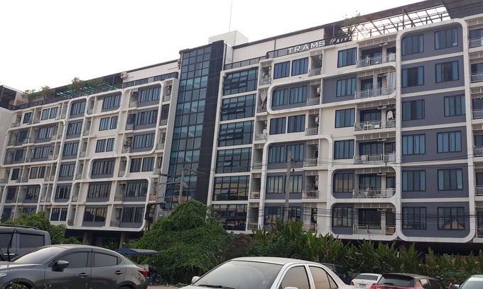 Chang Phueak Condo | Convenient Stay Near Nimmanhaemin Road with Pool Access
