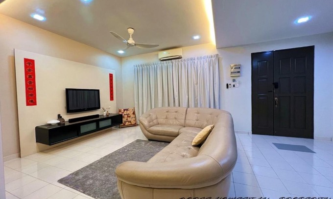 Central Seberang Perai House | Stylish 2 Storey House Bayu Mutiara for 10 at Bukit Mertajam
