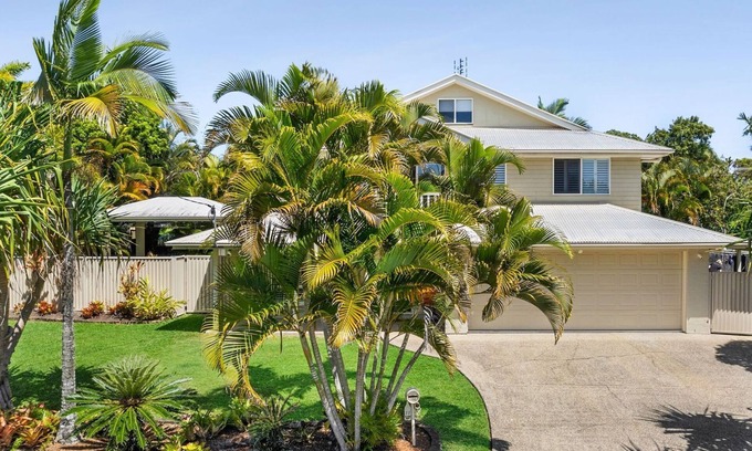 Coolum Beach House | Pet-Friendly Retreat at 11 Dalmor Court, Coolum Beach