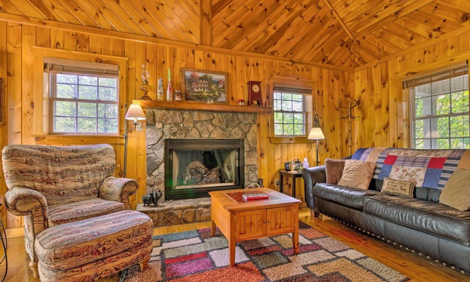 Todd Cabin | Cozy Retreat Near Boone & Blowing Rock with Spa Amenities