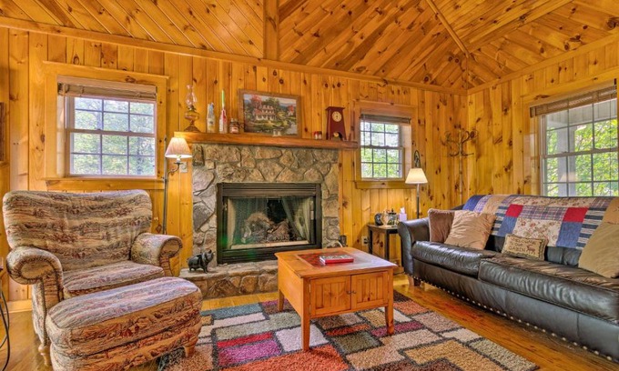 Todd House | Serene Cabin Getaway Near Boone and Blowing Rock!