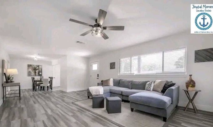 University Apartment | #11 Moffitt Home near USF & BushGardens