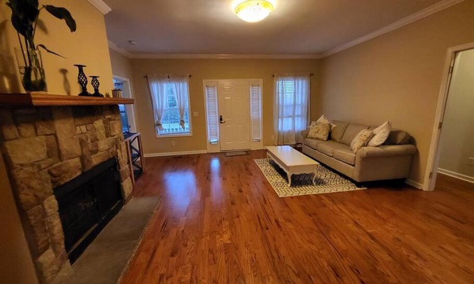 Guntersville House | Inviting Lakeview Retreat in Guntersville, Pet Friendly