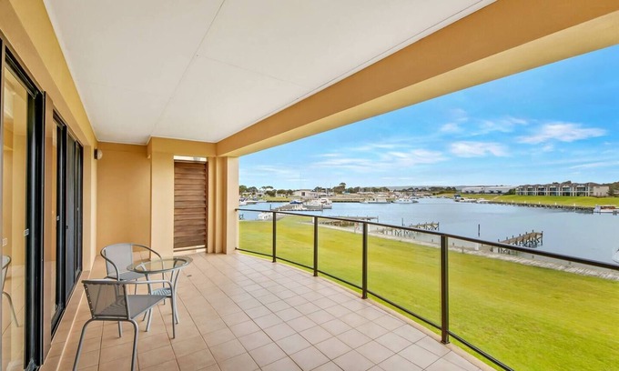 Nangkita House | Exceptional Waterfront Retreat at 11 Vesta Dve - Rated 9.8