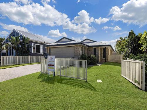 Golden Beach House | Pet-Friendly Retreat at 11 Wills Avenue, Golden Beach