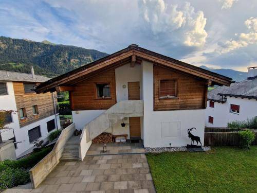 Sagogn Apartment | Spacious 2-Bedroom Apartment for 4 with Full Kitchen