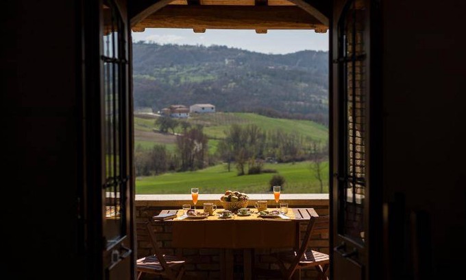 Villamaina Bed & Breakfast | Spacious Bed and Breakfast with Kitchen for 4 Guests