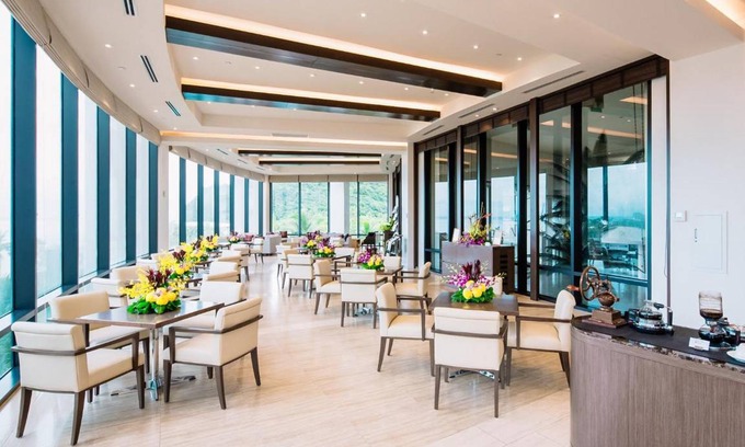 Tumon Hotel | Relax at Hotel Nikko Guam with Pool and Accessible Amenities